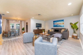 Tropical Family Getaway W Pool 7 min to beach